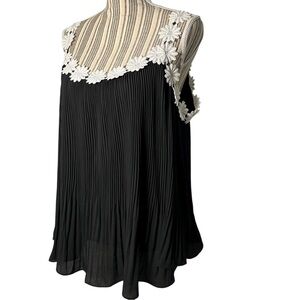 INC Floral Embroidered Tank Blouse Black & White Elegant Classic Women's Large